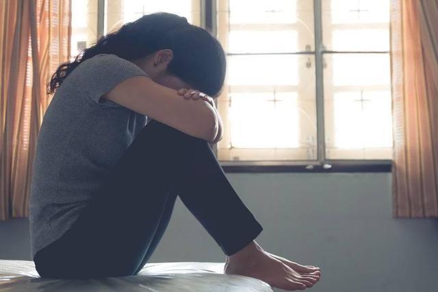 那些“未婚先孕”的女生后来咋样了？四种结局，前三枚都是苦果