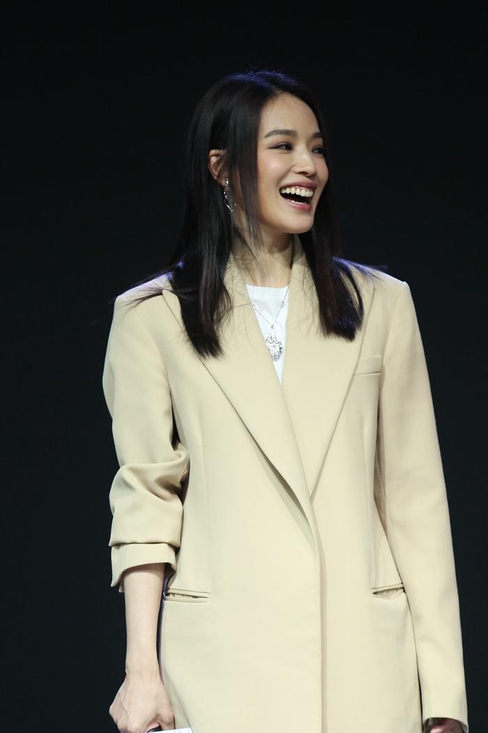 黄渤导演处女作首亮相 舒淇王宝强等大咖加盟 沉浸式体验搞事情吧