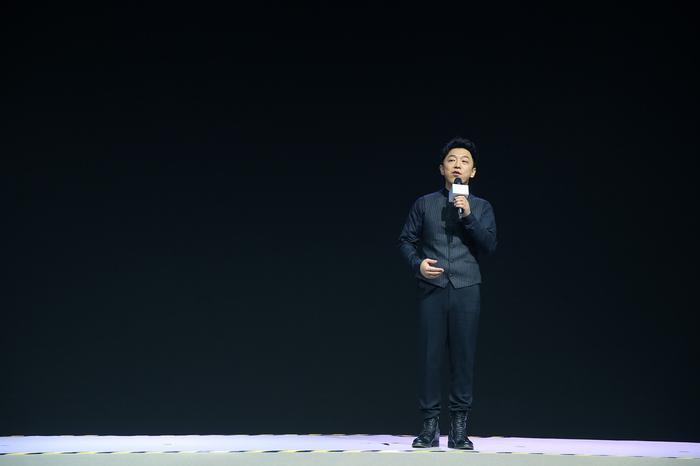 黄渤导演处女作首亮相 舒淇王宝强等大咖加盟 沉浸式体验搞事情吧