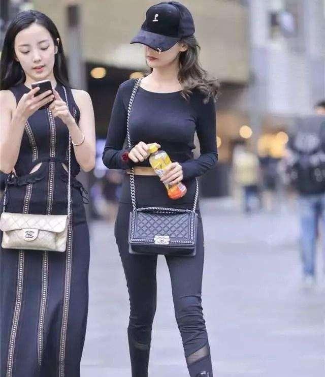街拍极品姐妹花, 一个就够了, 两个可能吃不消