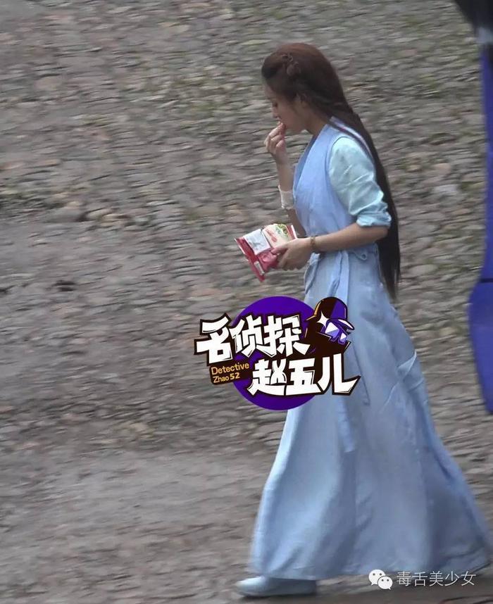 看赵丽颖助理，好像方茴！