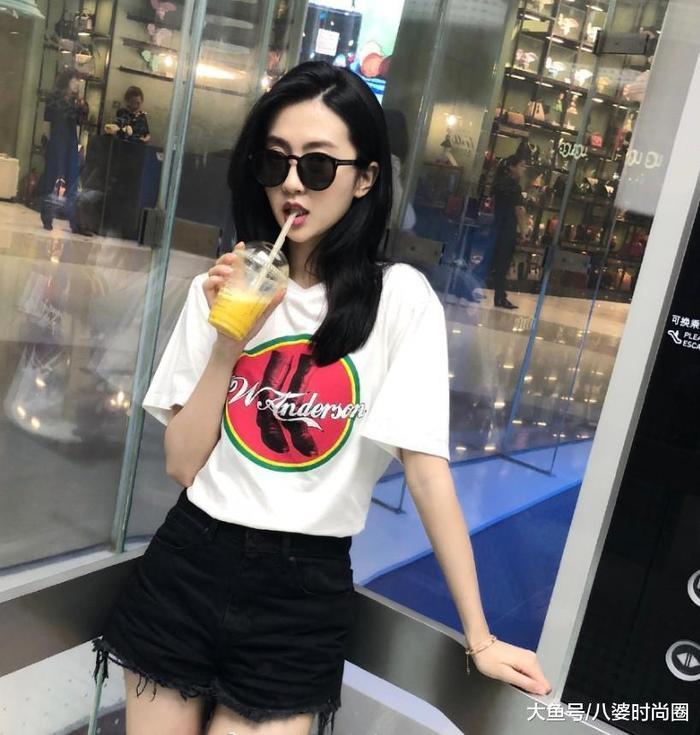 许龄月还是环球小姐亚军，这小蛮腰都快比碗还小了，真厉害