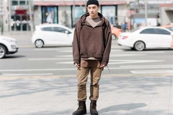 男生鞋子怎么搭配好看 男生鞋子搭配图片