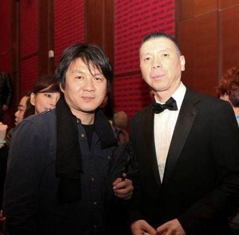 他抛弃王菲转投韩红的怀抱，韩红为了他至今不嫁