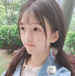 ​允恩风格越来越大胆，直播卸妆，惊呆旁人，网友：年轻就是好