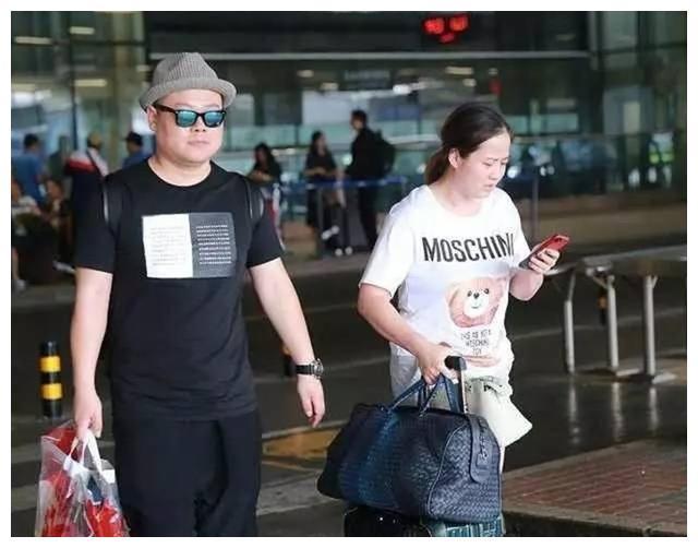 岳云鹏33岁老婆正面曝光，结婚7年两人首秀恩爱照，夫妻相满分