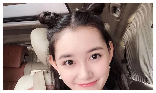原来蒋依依的偶像是他，为他化身“小迷妹”，网友：眼光真不错！