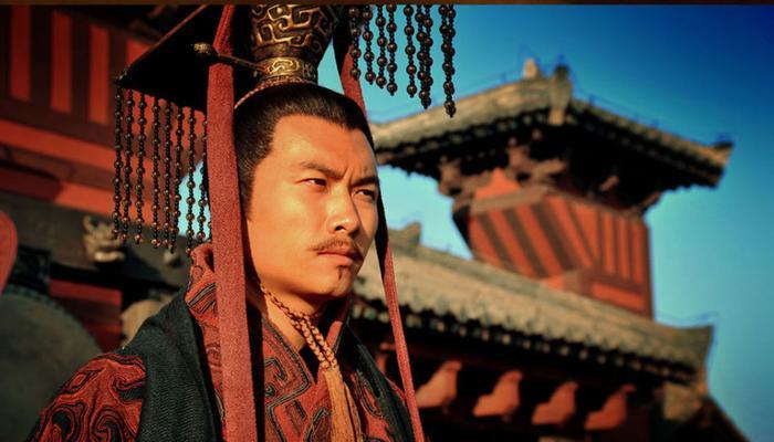曹丕扣押汉献帝的皇后，皇后宁死不从，曹丕无奈放人