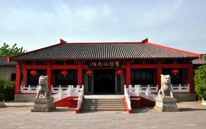 曹丕扣押汉献帝的皇后，皇后宁死不从，曹丕无奈放人