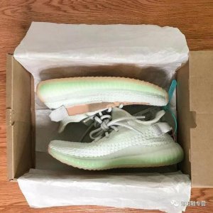 ​椰子350放大招了，亚洲限定是王者配色