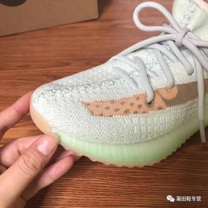 椰子350放大招了，亚洲限定是王者配色