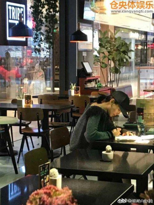 网友餐厅偶遇刘涛 涛姐亲切丝毫没有明星架子－女性－齐鲁晚报网