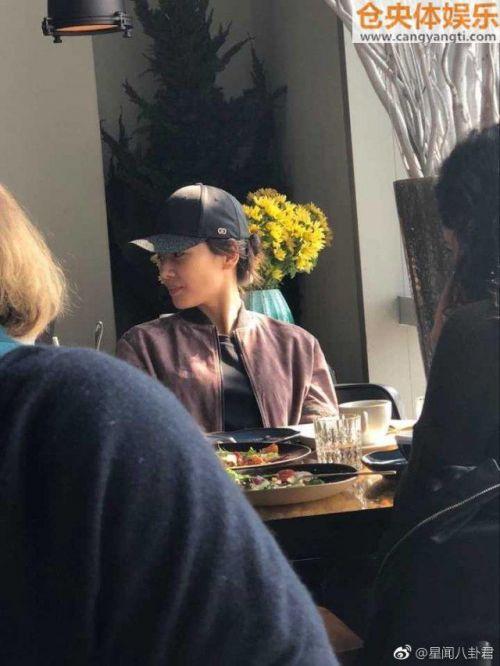 网友餐厅偶遇刘涛 涛姐亲切丝毫没有明星架子－女性－齐鲁晚报网