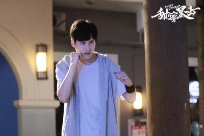 ​赵越《甜蜜暴击》热播 戏里戏外大撒“狗粮”