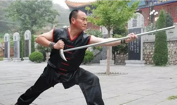 继张丹峰之后，释小龙父亲的武校出事，已寻求警方帮助