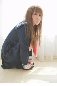 ​美女美图：大学校花清纯校服自拍图集