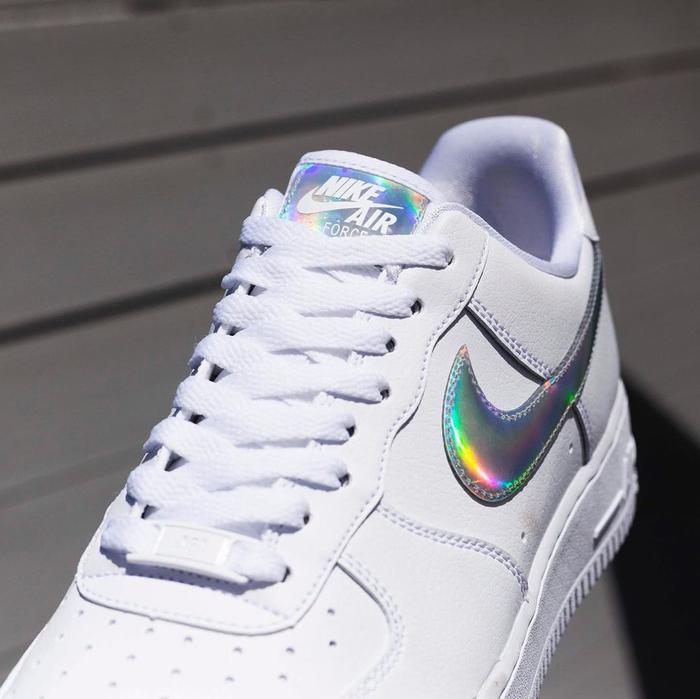 彩虹全息 Swoosh！全新 Air Force 1 官网现已上架