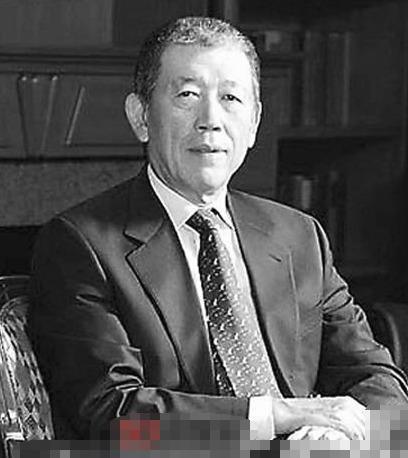 开国上将王震有3个儿子，现今一个成商业巨头，其他2个更是非...