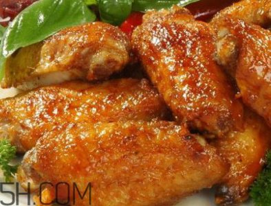 ​鸡翅有点味还能吃吗 鸡翅有味了怎么办