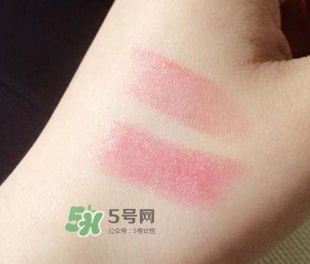 娇兰亲亲唇膏白管和黑管哪个好？娇兰白管和黑管区别