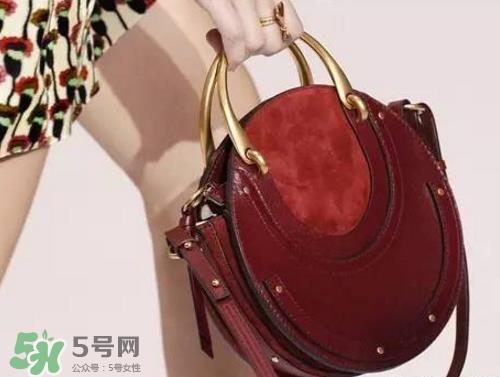 chloe pixie多少钱？蔻依17秋冬新款圆形包包专柜价格