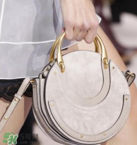​chloe pixie多少钱？蔻依17秋冬新款圆形包包专柜价格