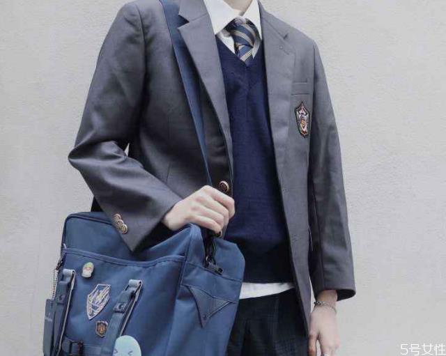女生说的dk男孩是什么意思 dk制服男生可以穿吗