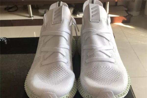 阿迪达斯alphaedge 4d跑鞋偏码吗 鞋面有延伸性