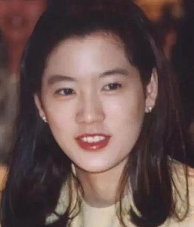 李尹馨（李尹馨出生）