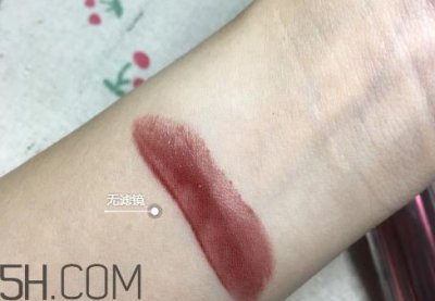 ​美宝莲小灯管18号什么色？美宝莲小灯管4号好看吗？