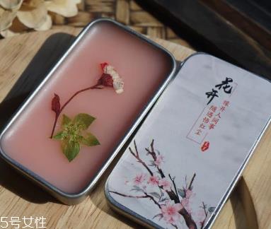 香水放了5年还能用吗 这么做留住最佳香味