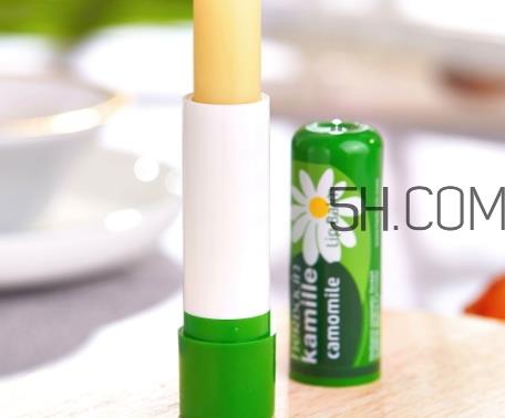herbacin贺本清小甘菊唇膏怎么样？小甘菊唇膏使用心得
