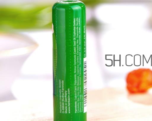 herbacin贺本清小甘菊唇膏怎么样？小甘菊唇膏使用心得