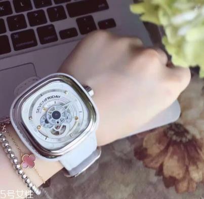 sevenfriday手表价位 手腕上的硬朗与雅致