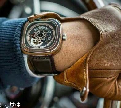 sevenfriday手表价位 手腕上的硬朗与雅致