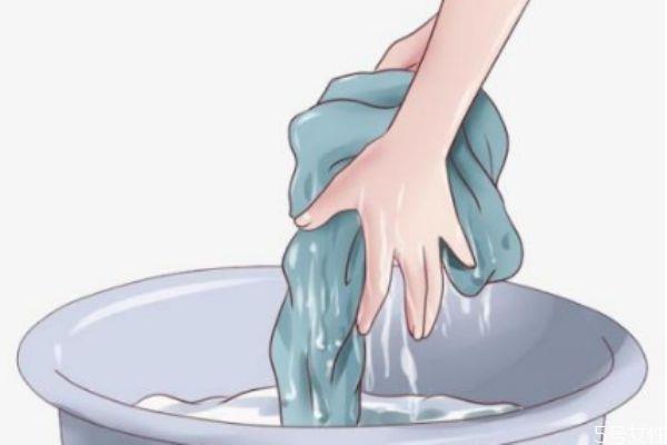 为什么刚洗的衣服有异味 怎么去除衣服上的异味