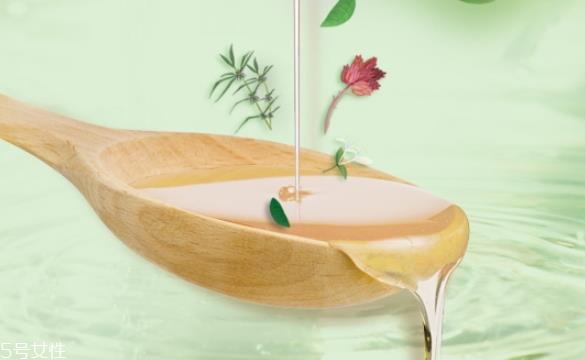 爽肤水有酒精味好吗？