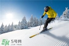 滑雪可以穿羽绒服吗?滑雪能穿长款羽绒服吗?