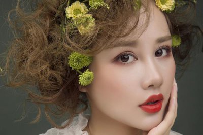 ​圆脸怎么打腮红瘦脸 圆脸怎样打腮红比较甜美