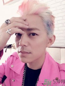 ​何炅为什么弄彩虹头？什么是彩虹头？