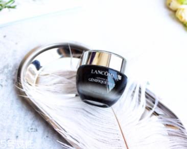 兰蔻小黑瓶发光眼霜怎么用 lancome肌底精华眼霜用法