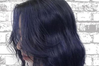​蓝黑色掉色是什么颜色 蓝黑色头发掉色过程