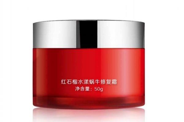 晚上擦面霜好吗 晚上擦面霜会闷痘吗 