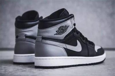 ​aj1影子灰和小闪电哪个好 前者更抢手