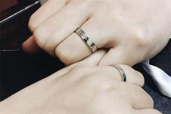 婚戒丢了补买一只还是一对 婚戒丢了怎么办