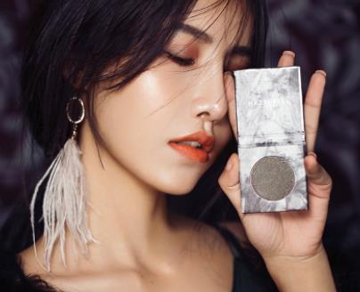 hazel feel眼影怎么样？hazel feel眼影评测