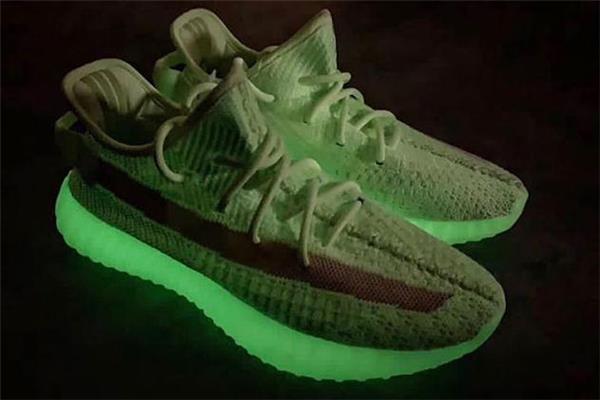 yeezy 350 v2 gid glow实物谍照 夜光椰子350发售信息