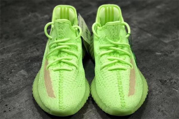 yeezy 350 v2 gid glow实物谍照 夜光椰子350发售信息