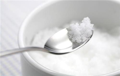 用盐水洗脸祛痘吗 用盐水洗脸有什么好处