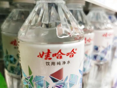 ​宗馥莉二十年接班路：从车间女工做起，历练娃哈哈旗下各个板块